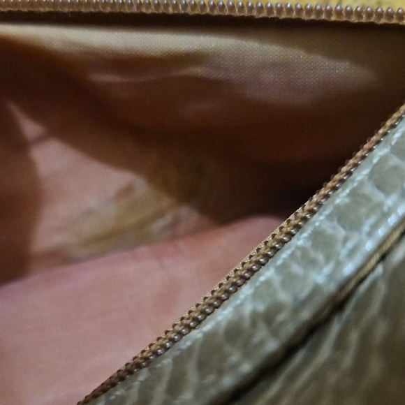 Dooney & Bourke Vintage Tan and Taupe Pebble Leather Wallet - Picture 7 of 7